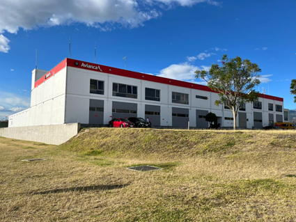 Mantenimiento de infraestructura y pintura de fachadas del hangar Avianca - Aeropuerto Mariscal Sucre. Quito